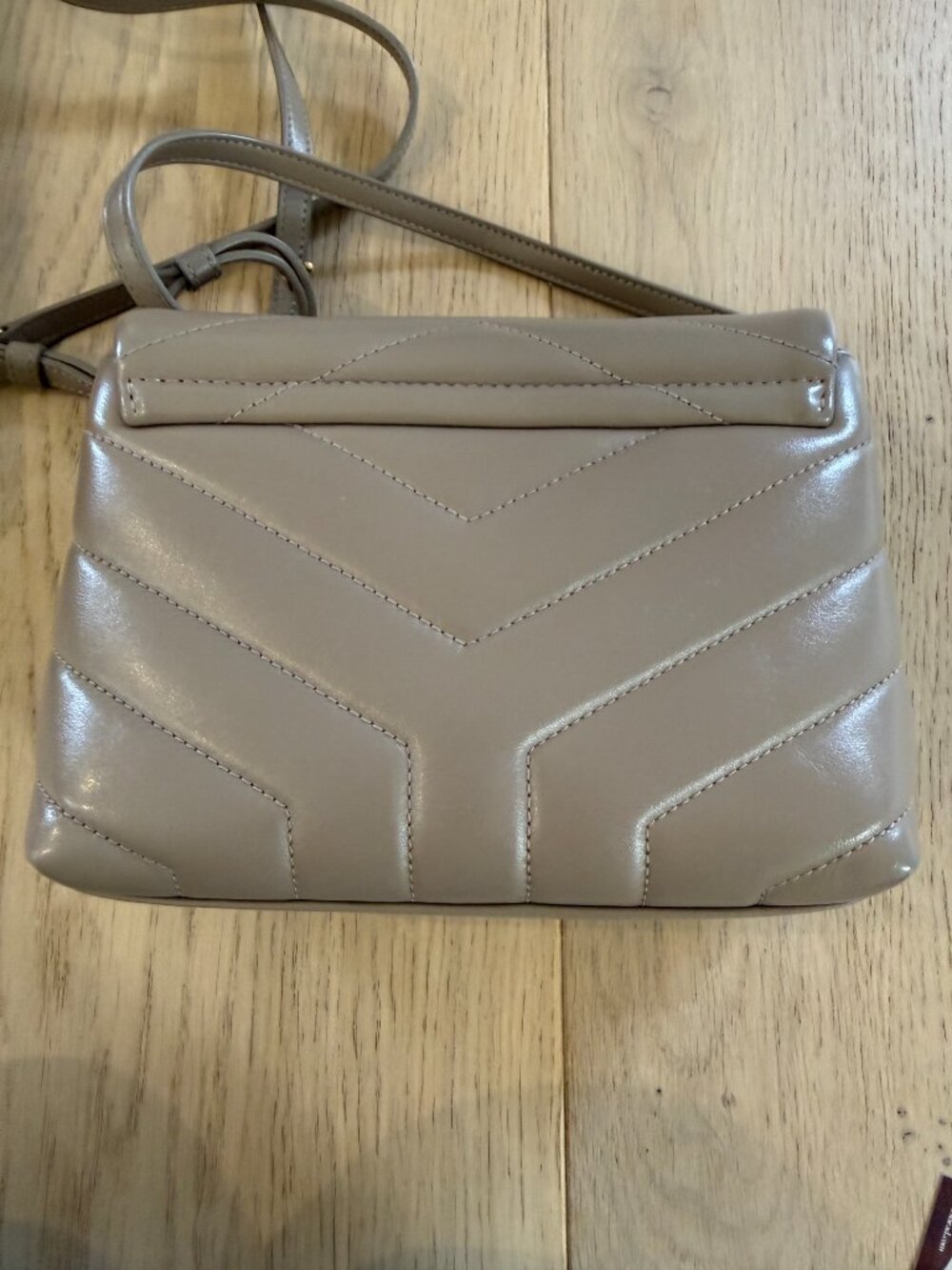 Saint Laurent-LIKE NEW- Loulou Toy Flapbag Matelasse- TAN/TAUPE - Picture 3 of 12